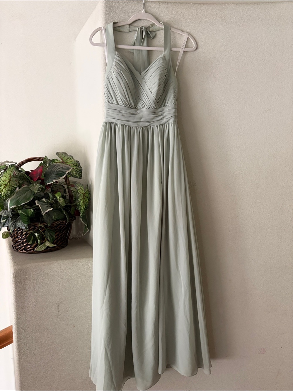 women’s green long dress